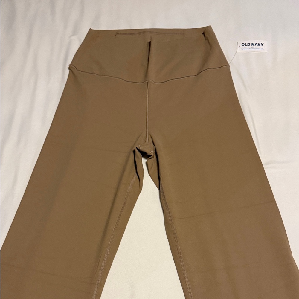 Old Navy High Rise Straight Go Dry Leggings